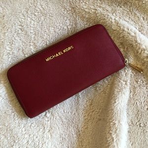 Michael Kors Continental Zip Wallet